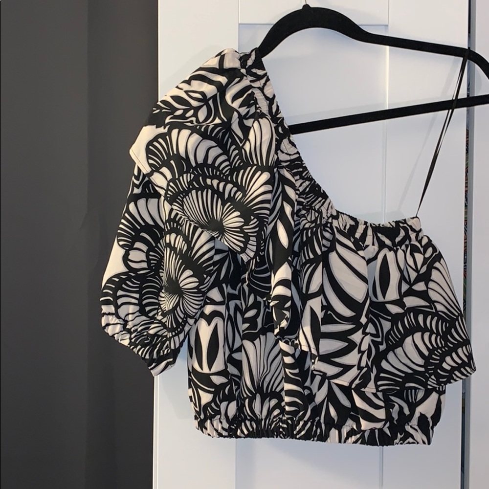 TOPSHOP SILK-LIKE PRINTED ONE SHOULDER BLOUSE - Picture 5 of 6